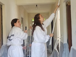 Participantes en el proyecto de voluntariado Painting for Others