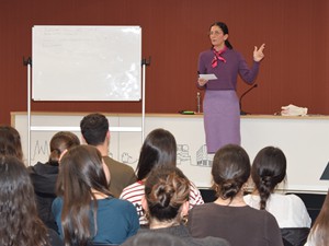 Sesión Culturearte con Nuria Andrés en el Colegio Mayor Arosa