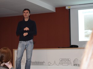 Sesión Culturearte con Jorge Mira en el Colegio Mayor Arosa