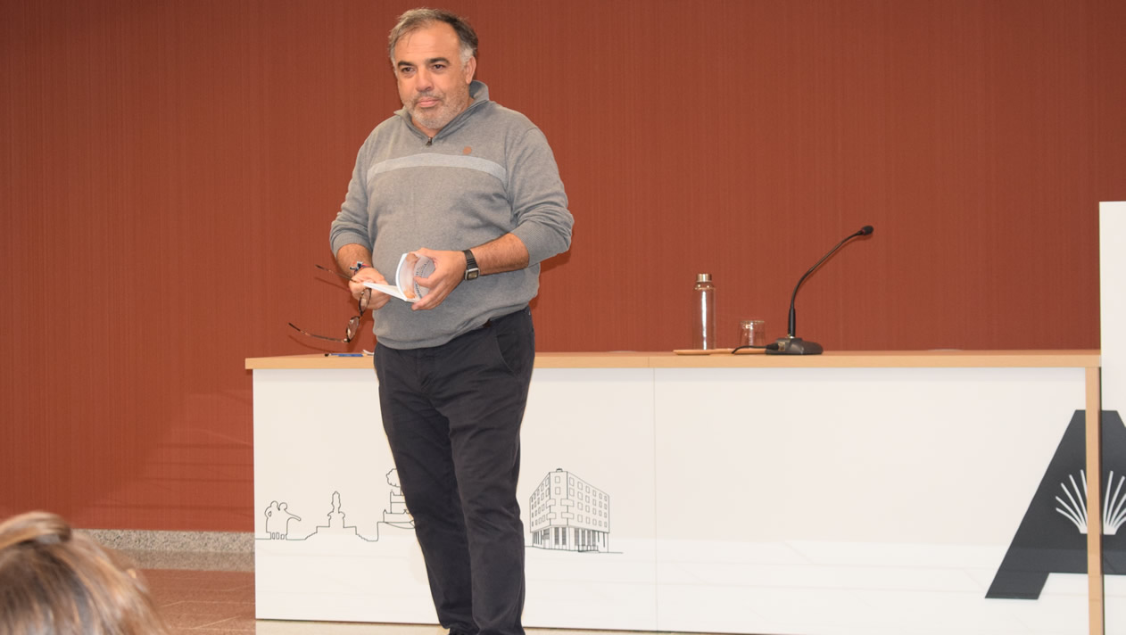 Sesión sobre la perspectiva histórica de la inmigración