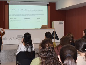 Sesión Culturearte con Elda Millán en el Colegio Mayor Arosa